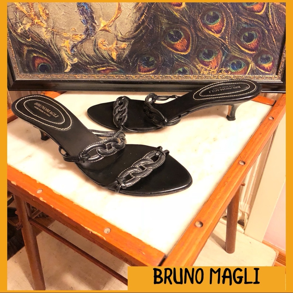 SZ 37(7)-BRUNO MAGLI BLACK LEATHER 2.5” SANDALS